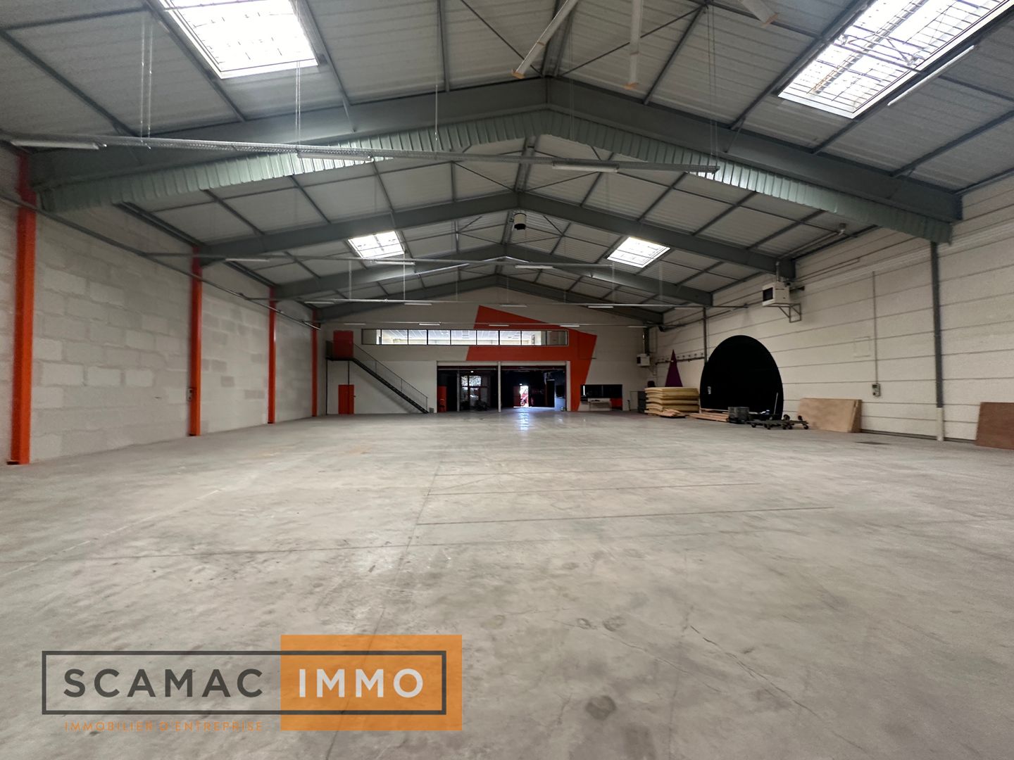 entrepôt de 2 595m², Courcouronnes (Essonne)