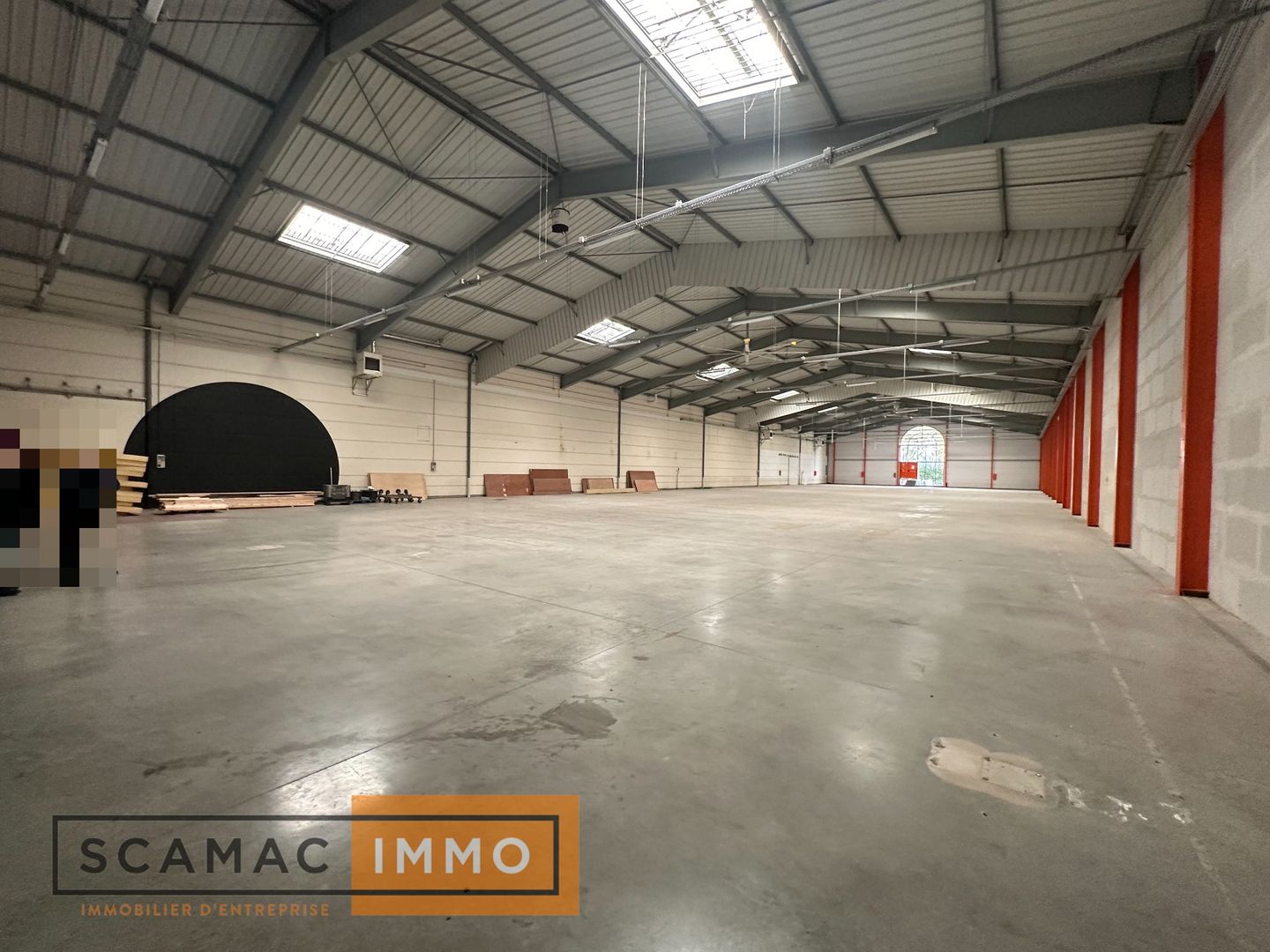 entrepôt de 2&nbsp;595m², Courcouronnes (Essonne)