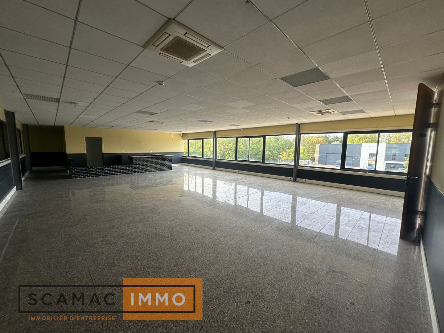 entrepôt de 2 595m², Courcouronnes (Essonne)