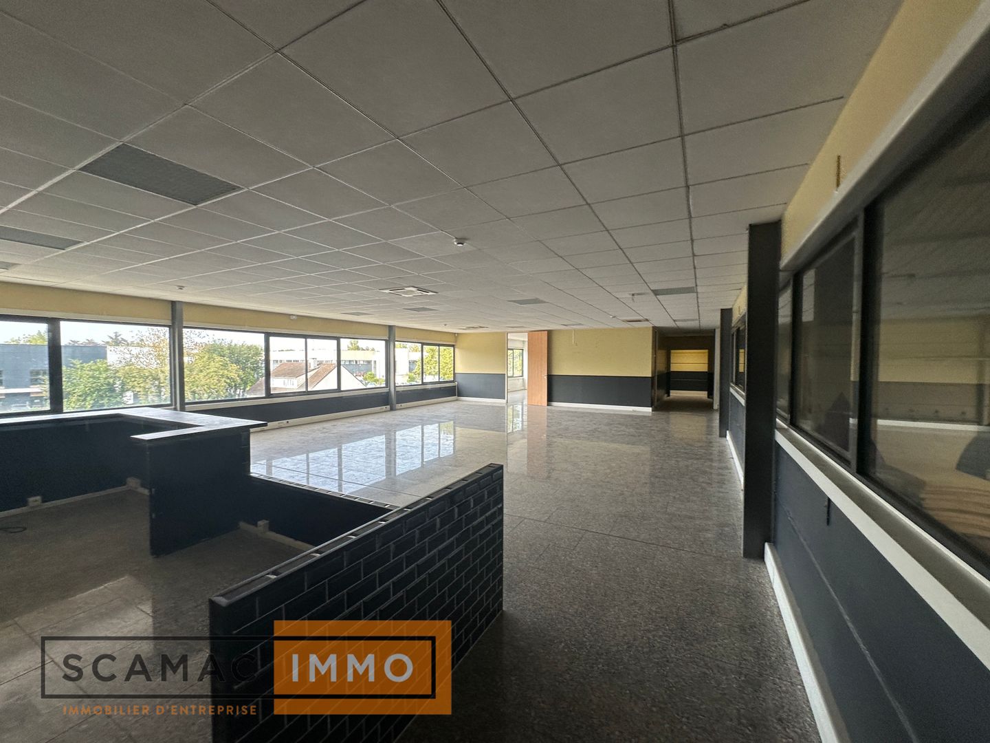 entrepôt de 2 595m², Courcouronnes (Essonne)