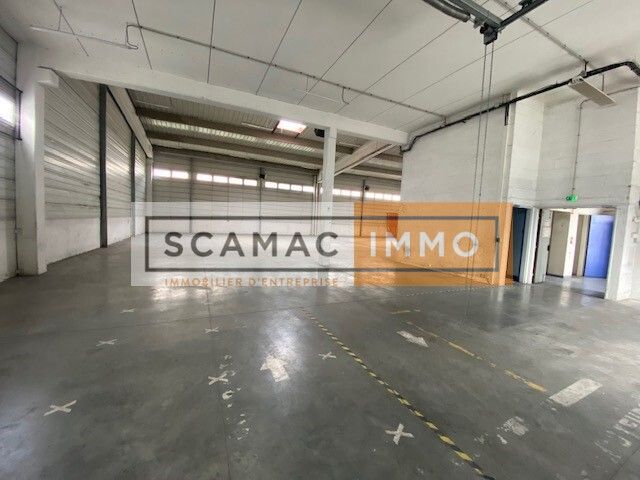 local d'activités de 895m², Vitry-sur-Seine (Val-de-Marne)