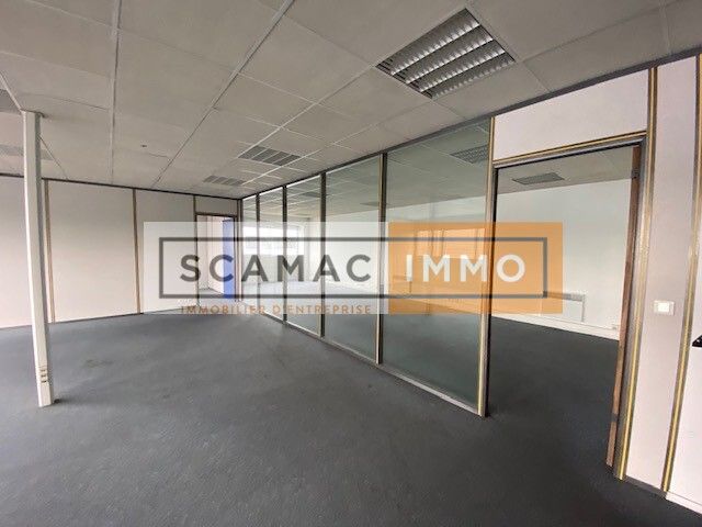 local d'activités de 895m², Vitry-sur-Seine (Val-de-Marne)