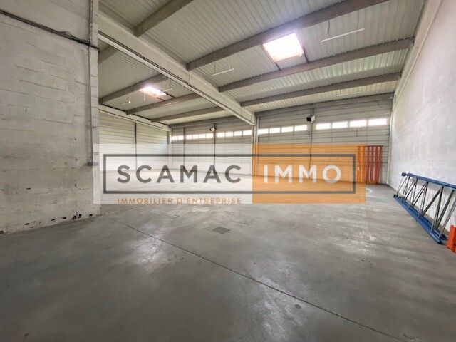 local d'activités de 895m², Vitry-sur-Seine (Val-de-Marne)