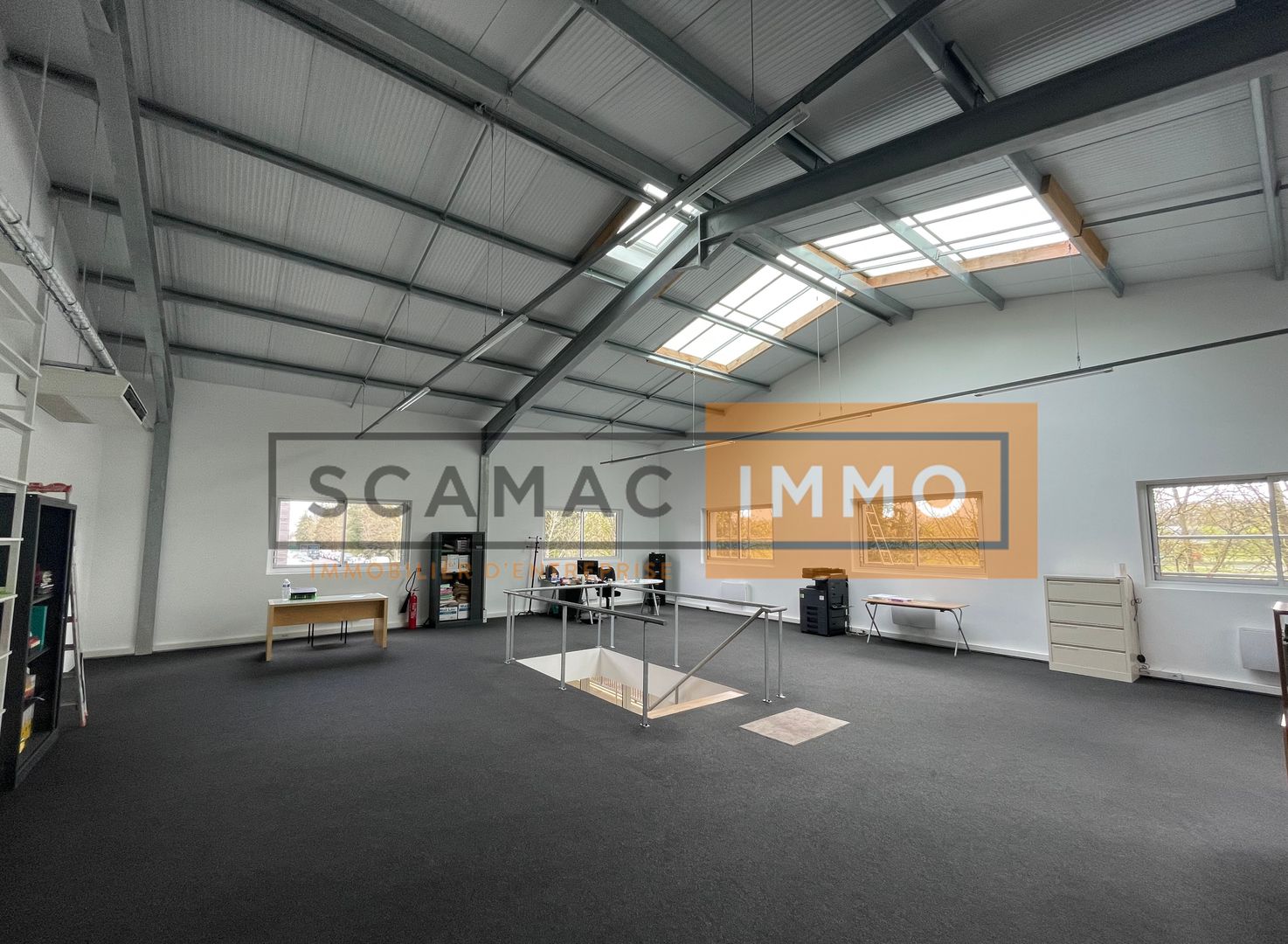 entrepôt de 500m², Croissy-Beaubourg (Seine-et-Marne)