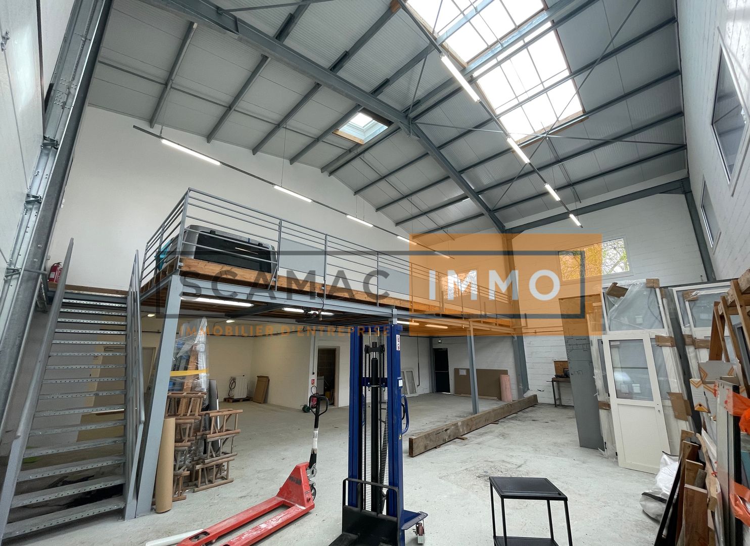 entrepôt de 500m², Croissy-Beaubourg (Seine-et-Marne)