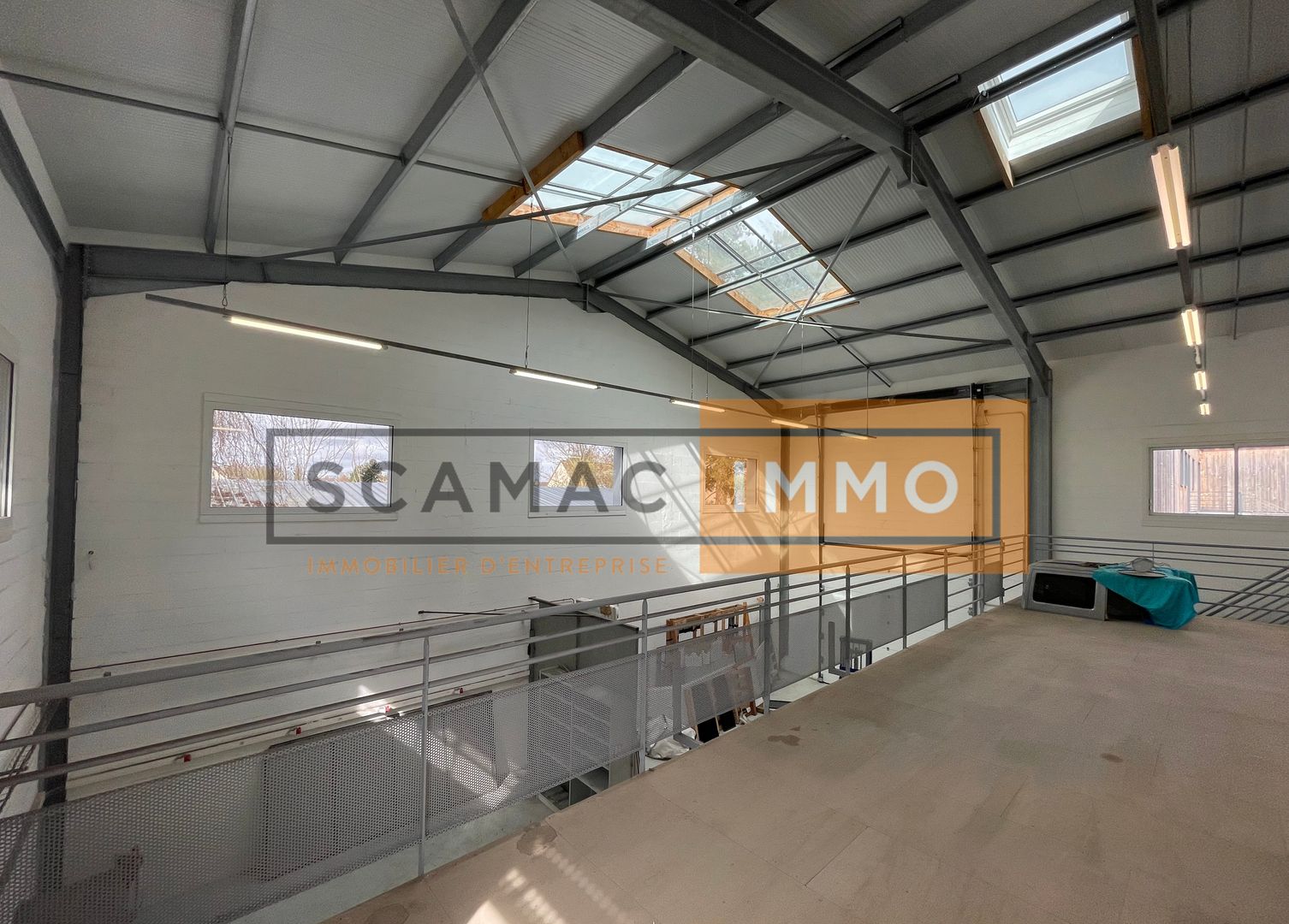 entrepôt de 500m², Croissy-Beaubourg (Seine-et-Marne)
