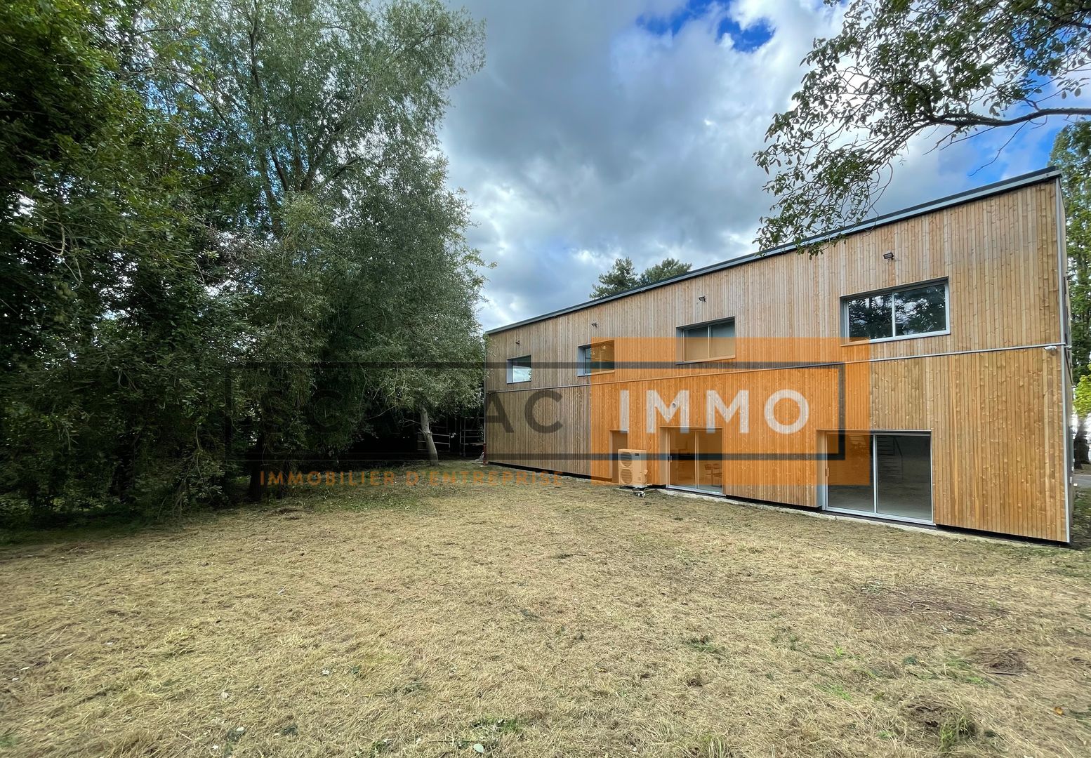 entrepôt de 500m², Croissy-Beaubourg (Seine-et-Marne)