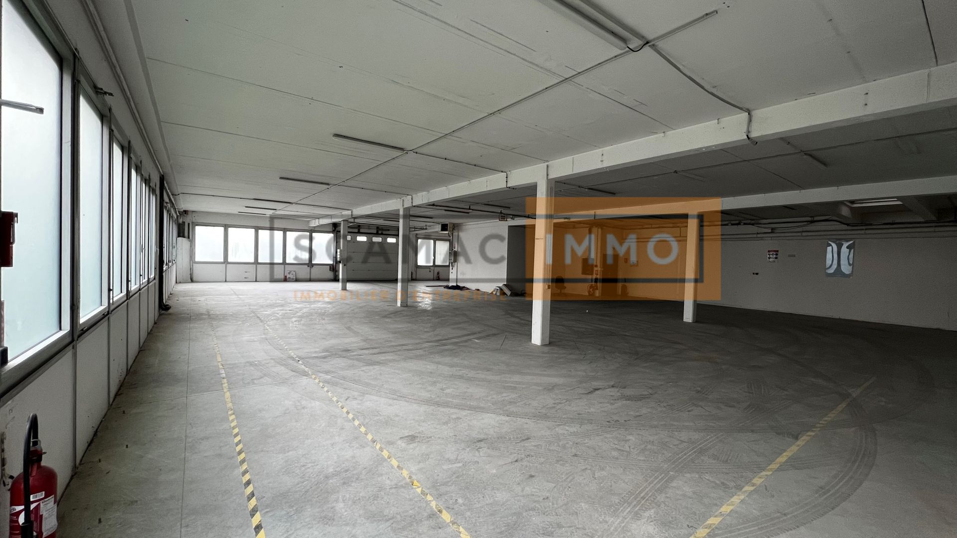local d'activités de 819m², Gennevilliers (Hauts-de-Seine)