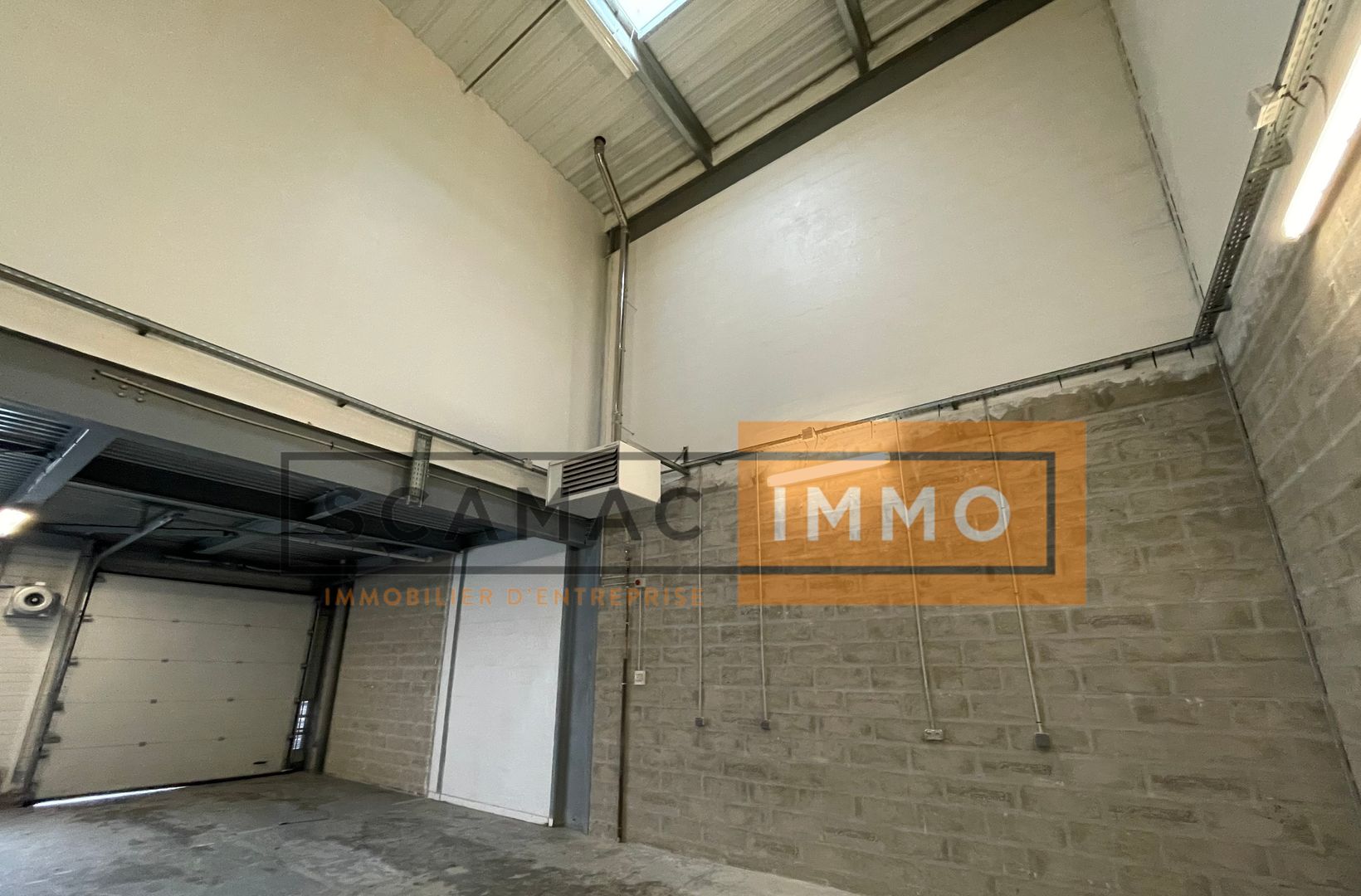 local d'activités de 200m², Bussy-Saint-Martin (Seine-et-Marne)