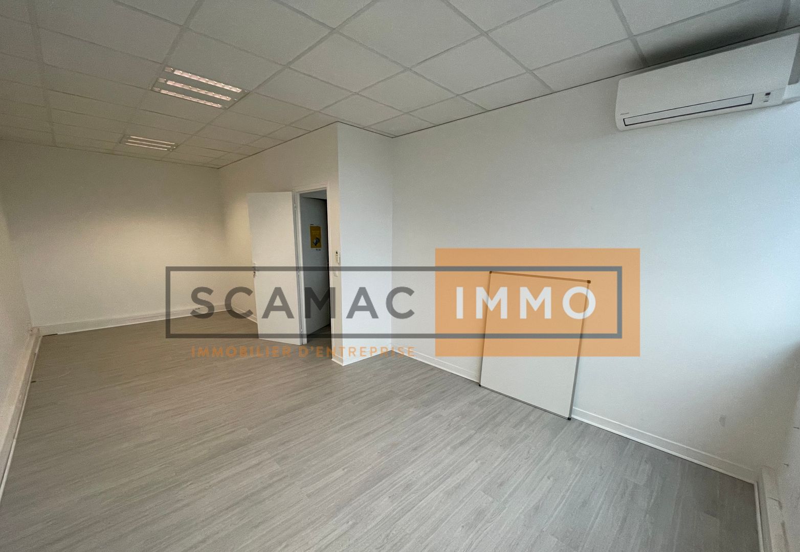 local d'activités de 200m², Bussy-Saint-Martin (Seine-et-Marne)