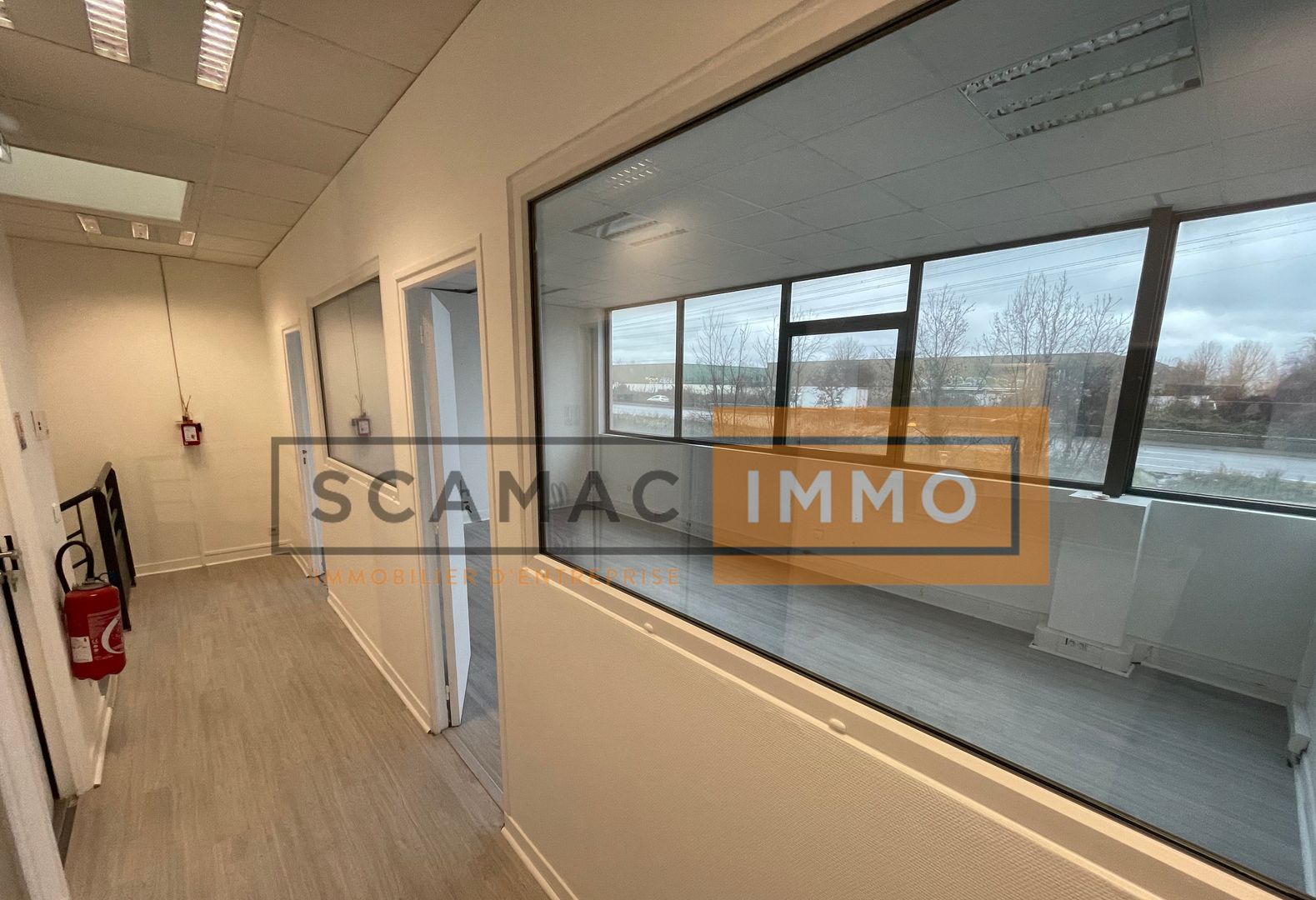 local d'activités de 200m², Bussy-Saint-Martin (Seine-et-Marne)