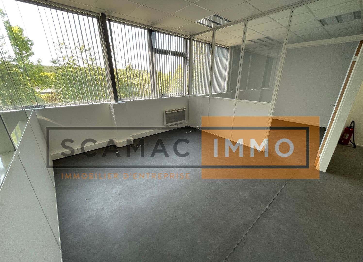 local d'activités de 199m², Bussy-Saint-Martin (Seine-et-Marne)
