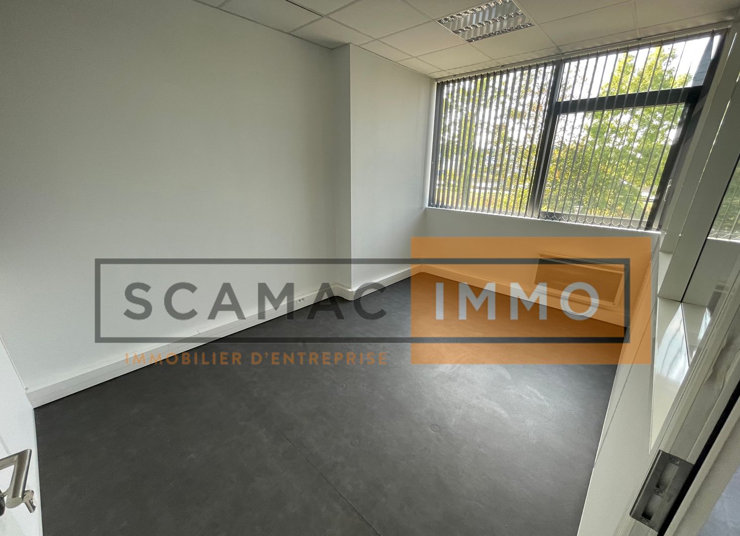 local d'activités de 199m², Bussy-Saint-Martin (Seine-et-Marne)