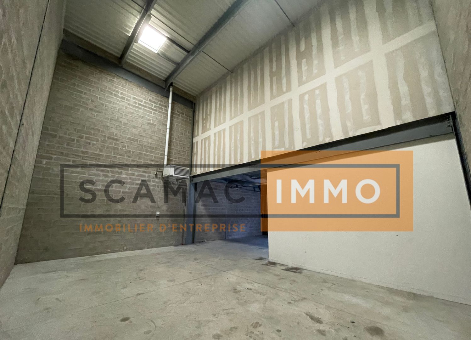 local d'activités de 199m², Bussy-Saint-Martin (Seine-et-Marne)
