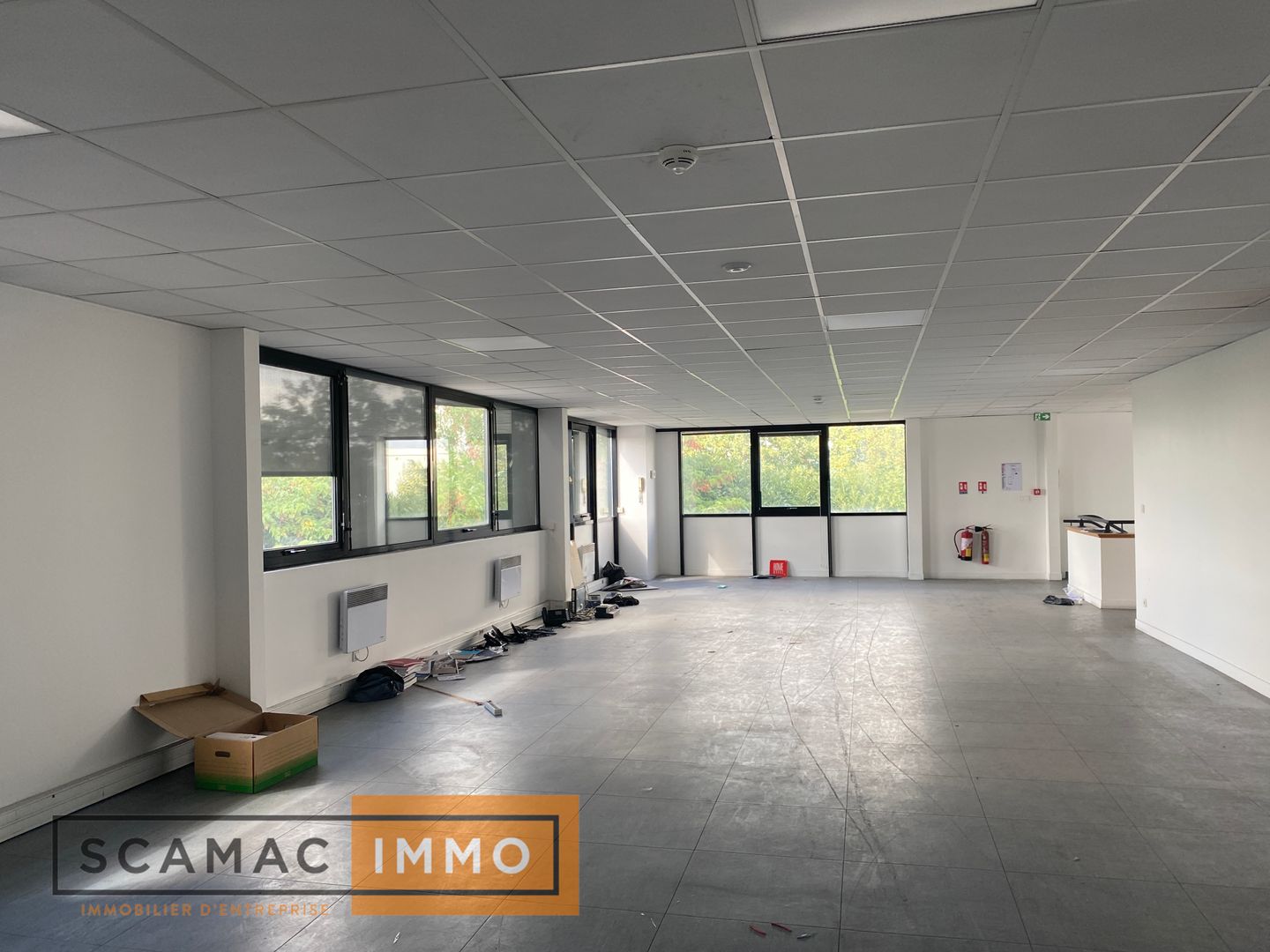 entrepôt de 1 835m², Combs-la-Ville (Seine-et-Marne)