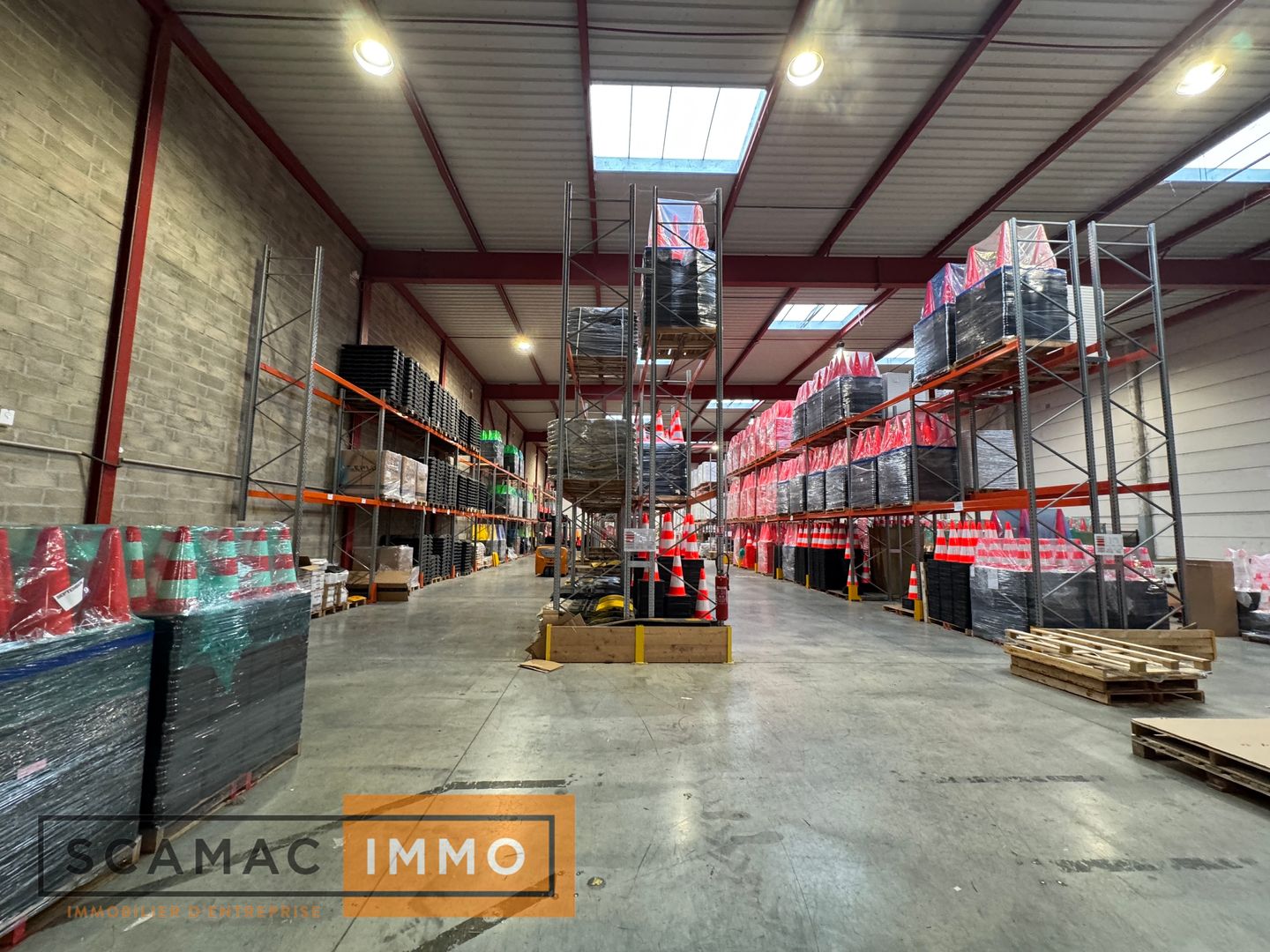 entrepôt de 1 835m², Combs-la-Ville (Seine-et-Marne)