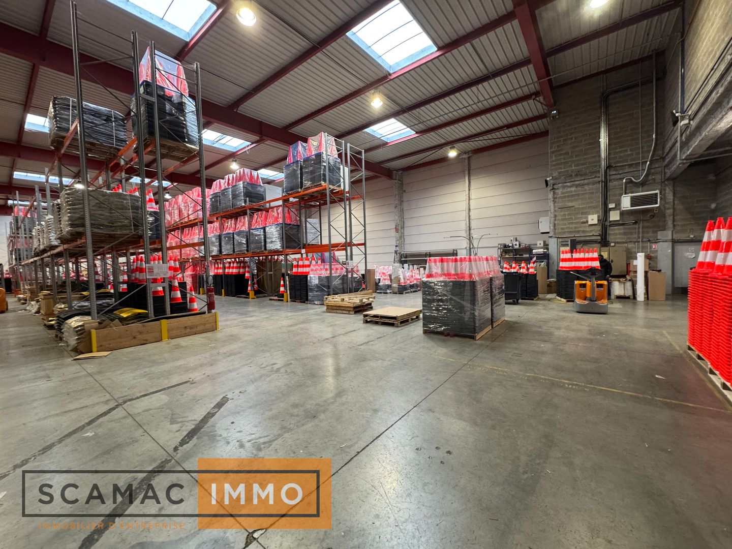 entrepôt de 1&nbsp;835m², Combs-la-Ville (Seine-et-Marne)