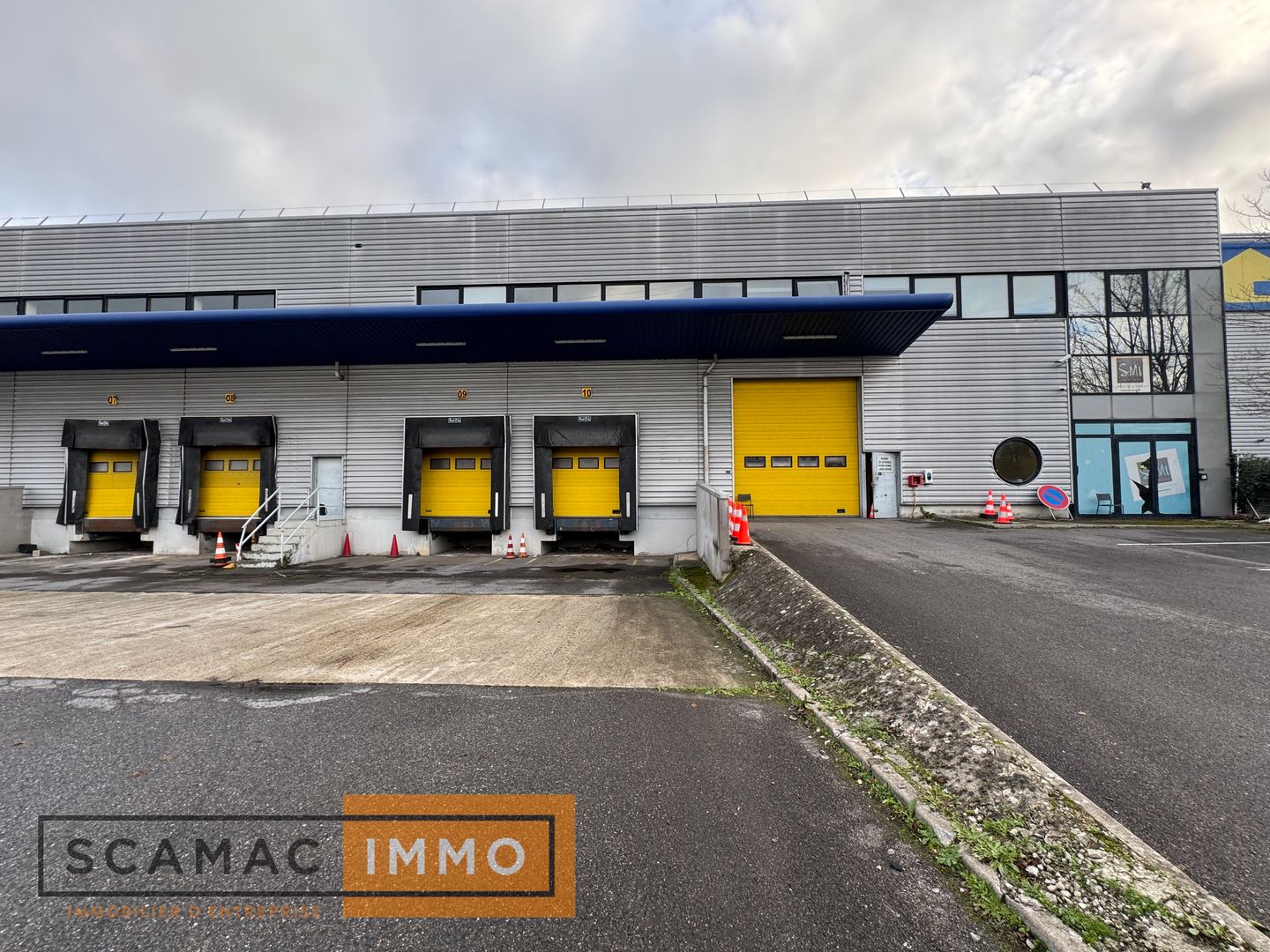 entrepôt de 1&nbsp;835m², Combs-la-Ville (Seine-et-Marne)