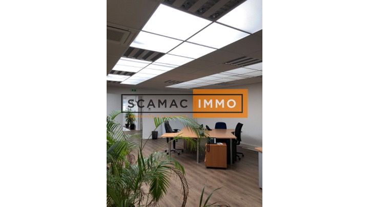 bureau de 305m², Nanterre (Hauts-de-Seine)