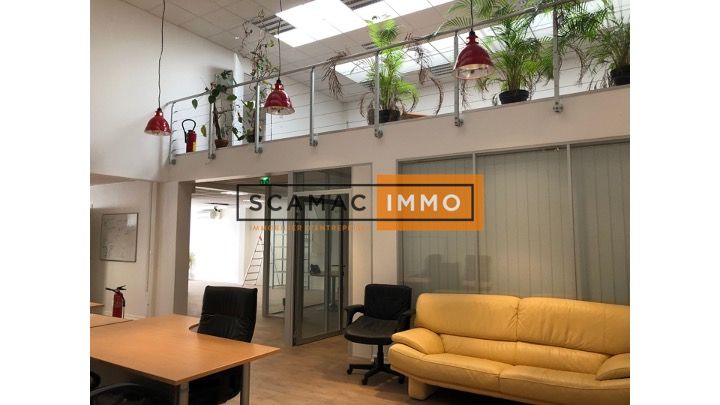bureau de 305m², Nanterre (Hauts-de-Seine)