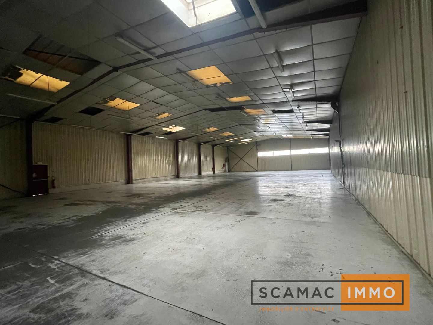 local d'activités de 1 680m², Valenton (Val-de-Marne)