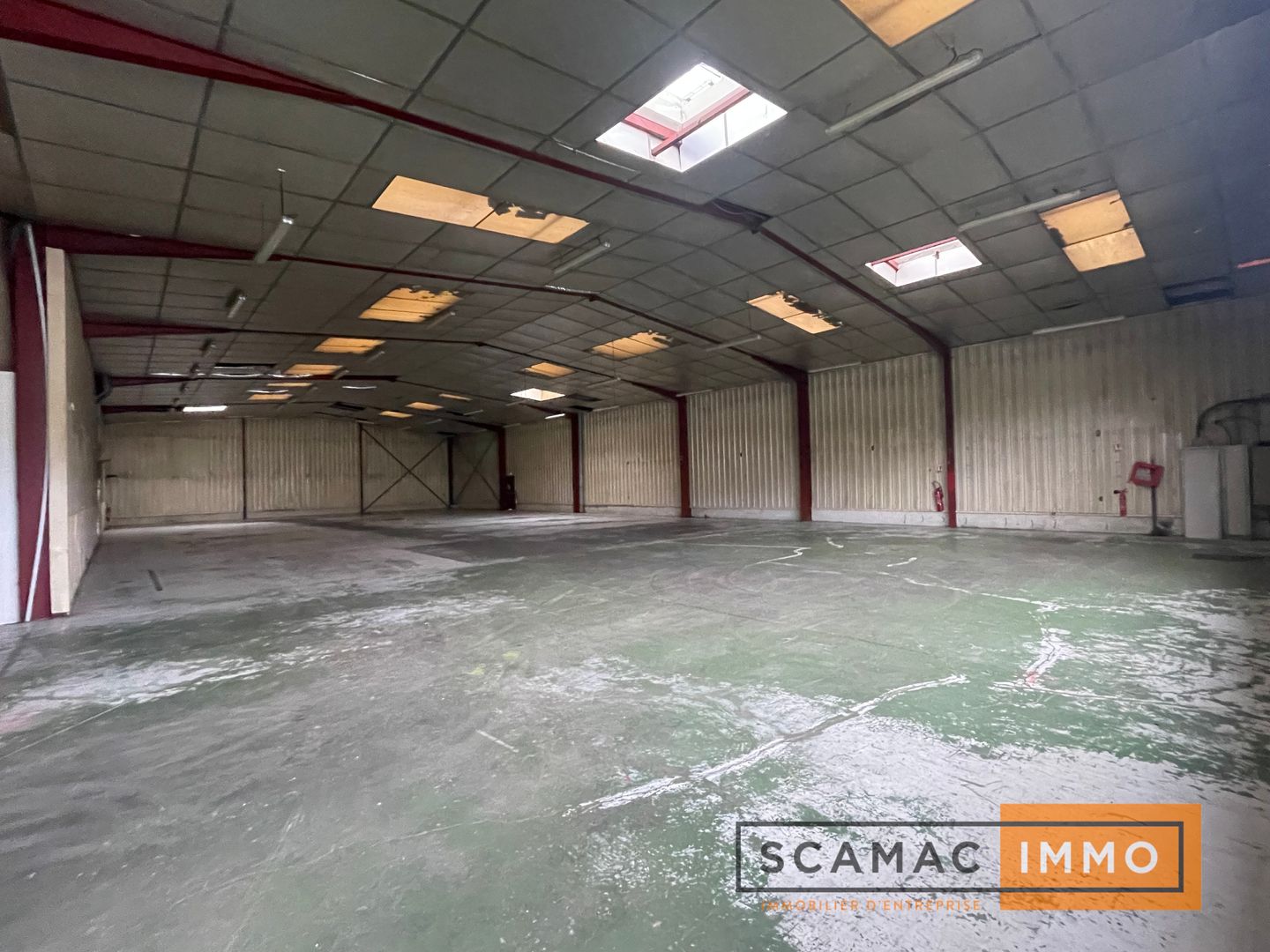 local d'activités de 1 680m², Valenton (Val-de-Marne)