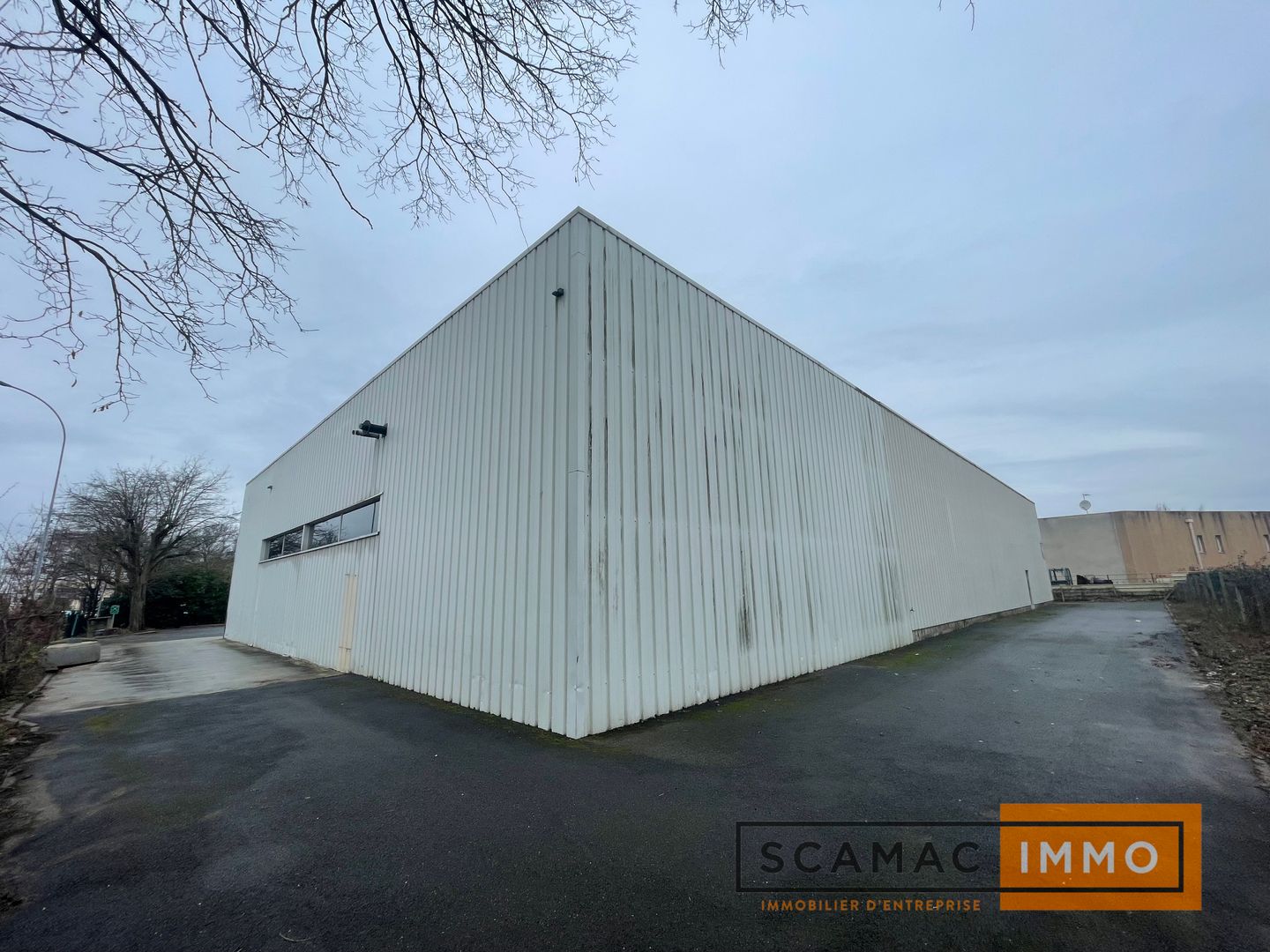 local d'activités de 1 680m², Valenton (Val-de-Marne)