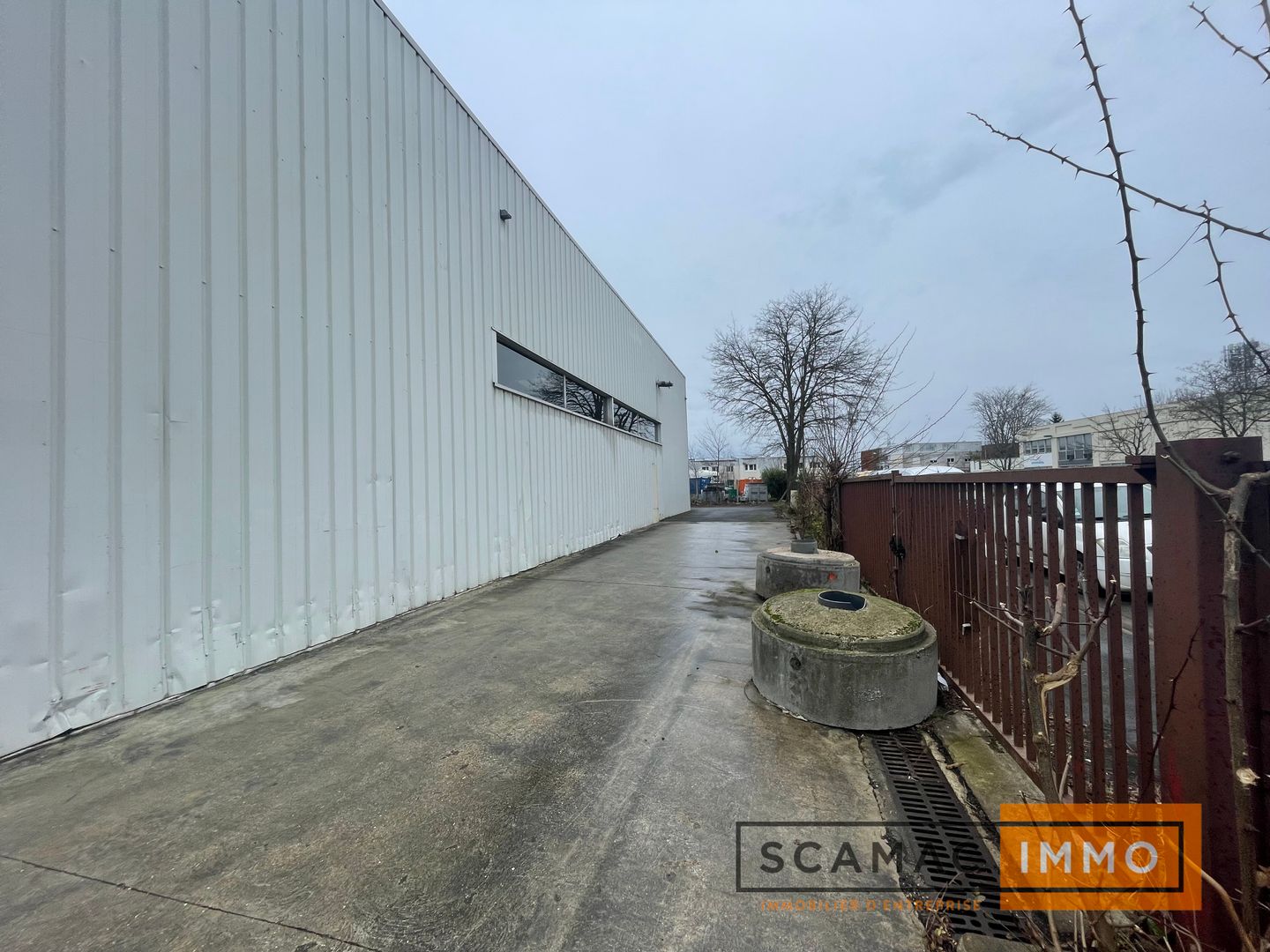 local d'activités de 1 680m², Valenton (Val-de-Marne)