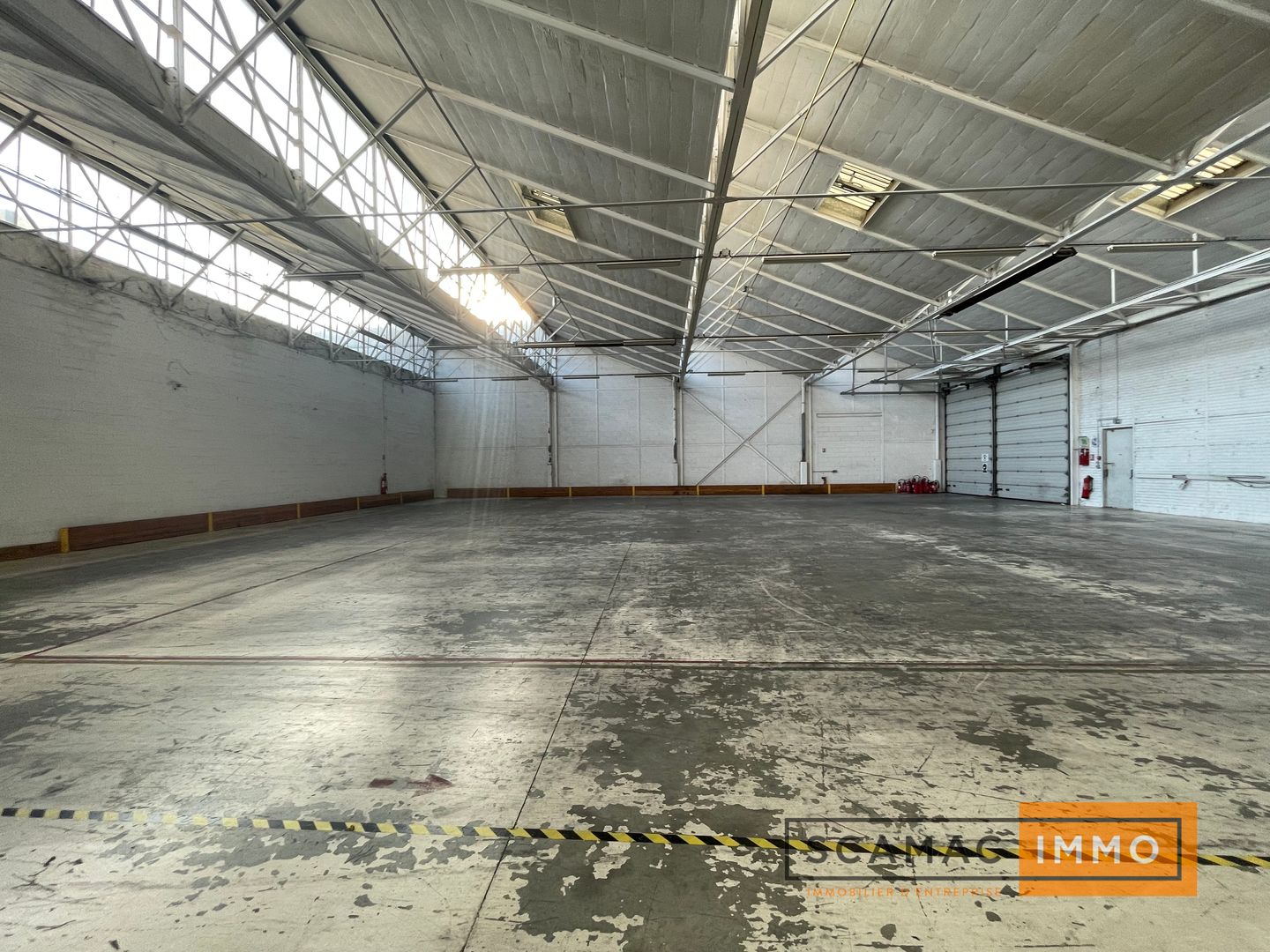 local d'activités de 820m², Massy (Essonne)