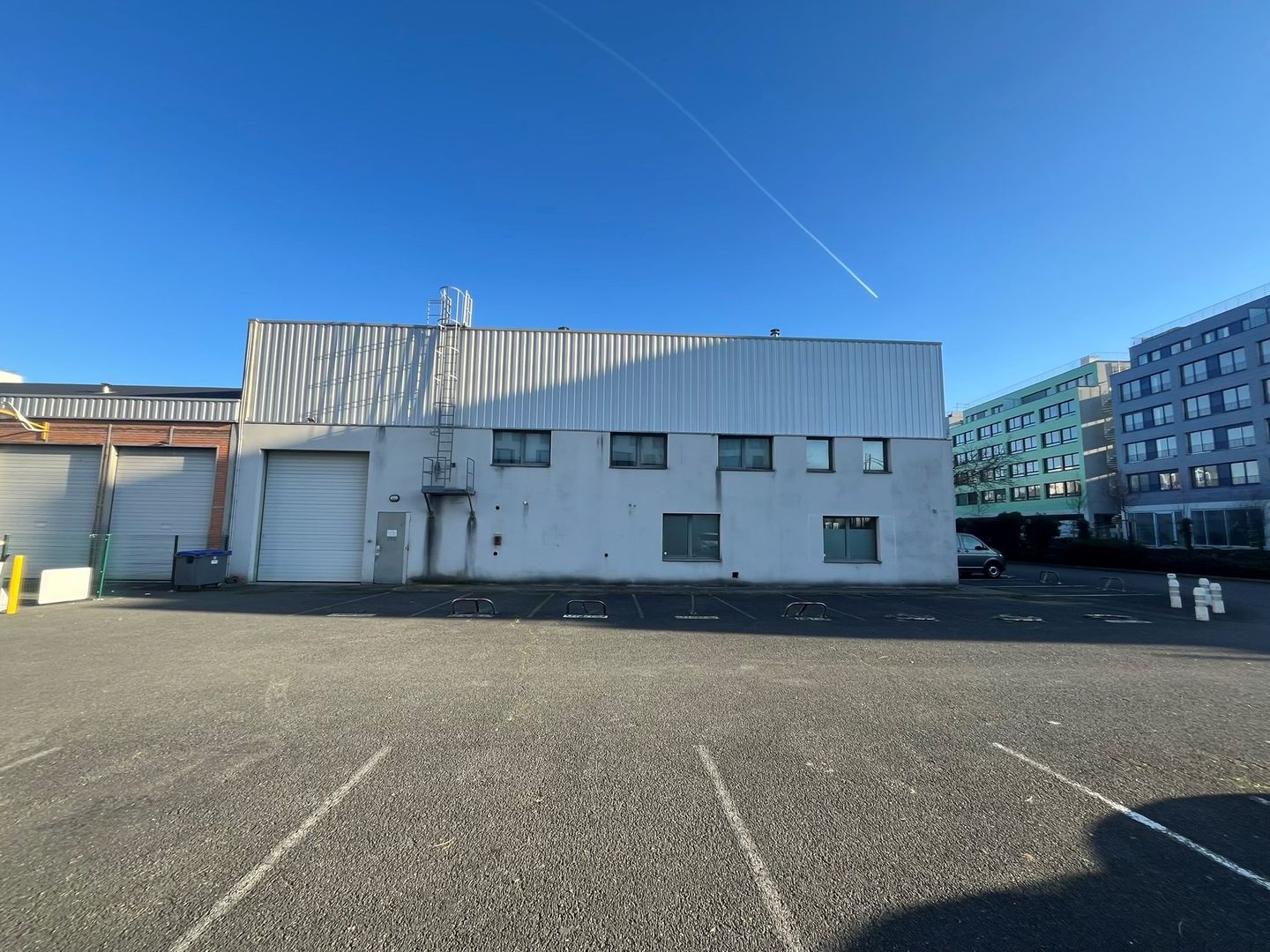 local d'activités de 1 188m², Massy (Essonne)