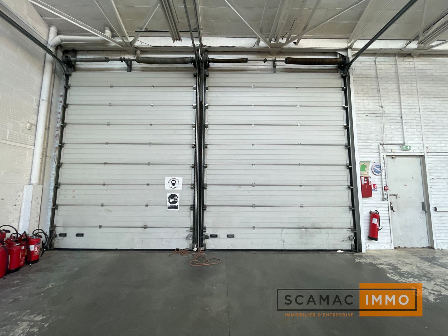 local d'activités de 820m², Massy (Essonne)