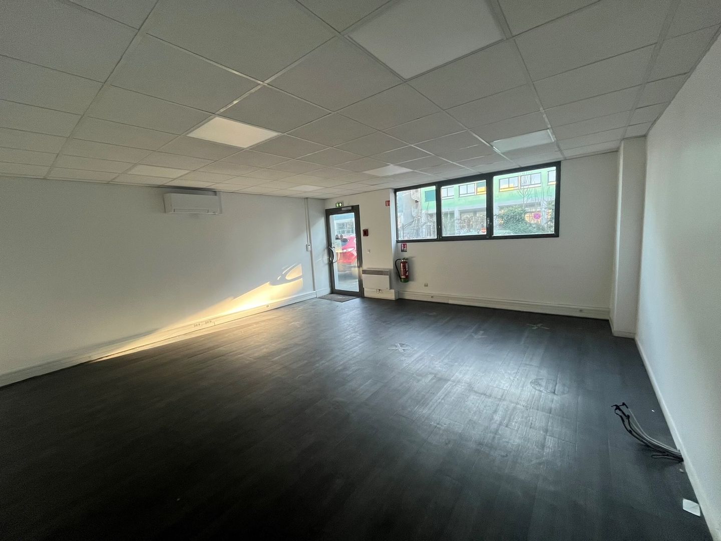 local d'activités de 1 188m², Massy (Essonne)