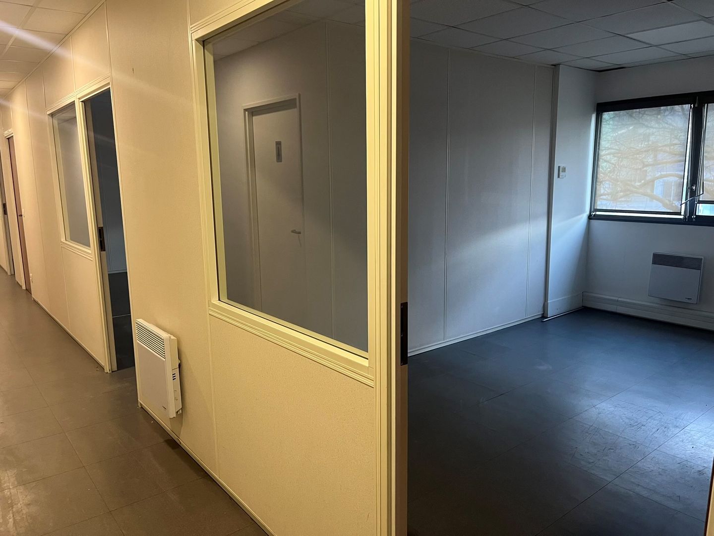 local d'activités de 1&nbsp;188m², Massy (Essonne)