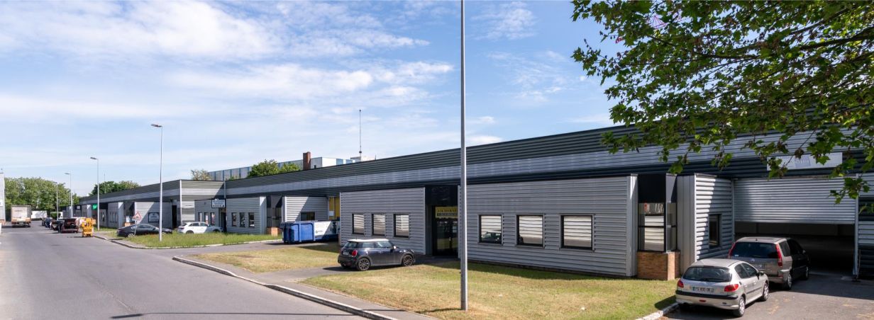 local d'activités de 568m², Le Bourget (Seine-Saint-Denis)