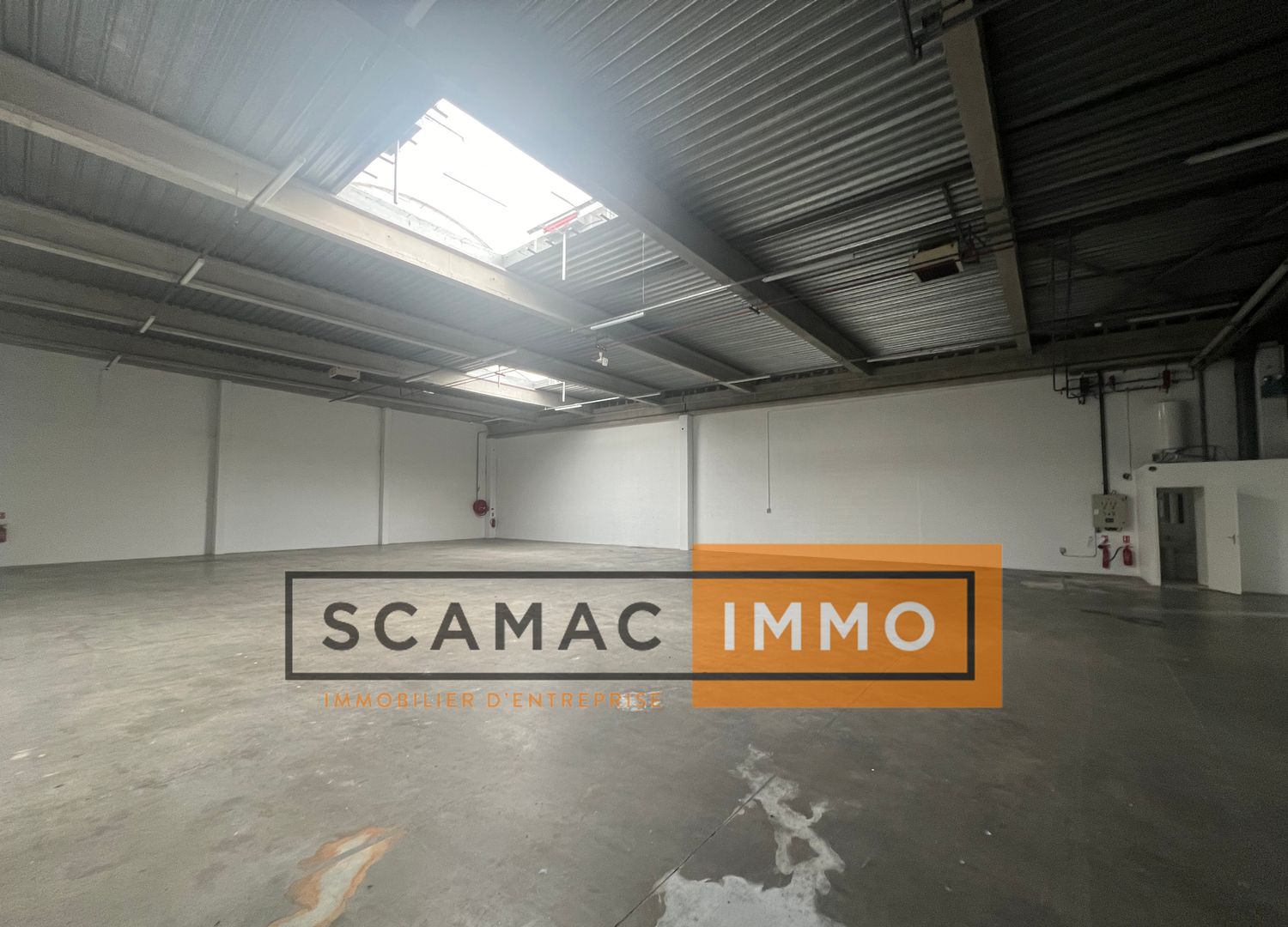 local d'activités de 575m², Le Bourget (Seine-Saint-Denis)