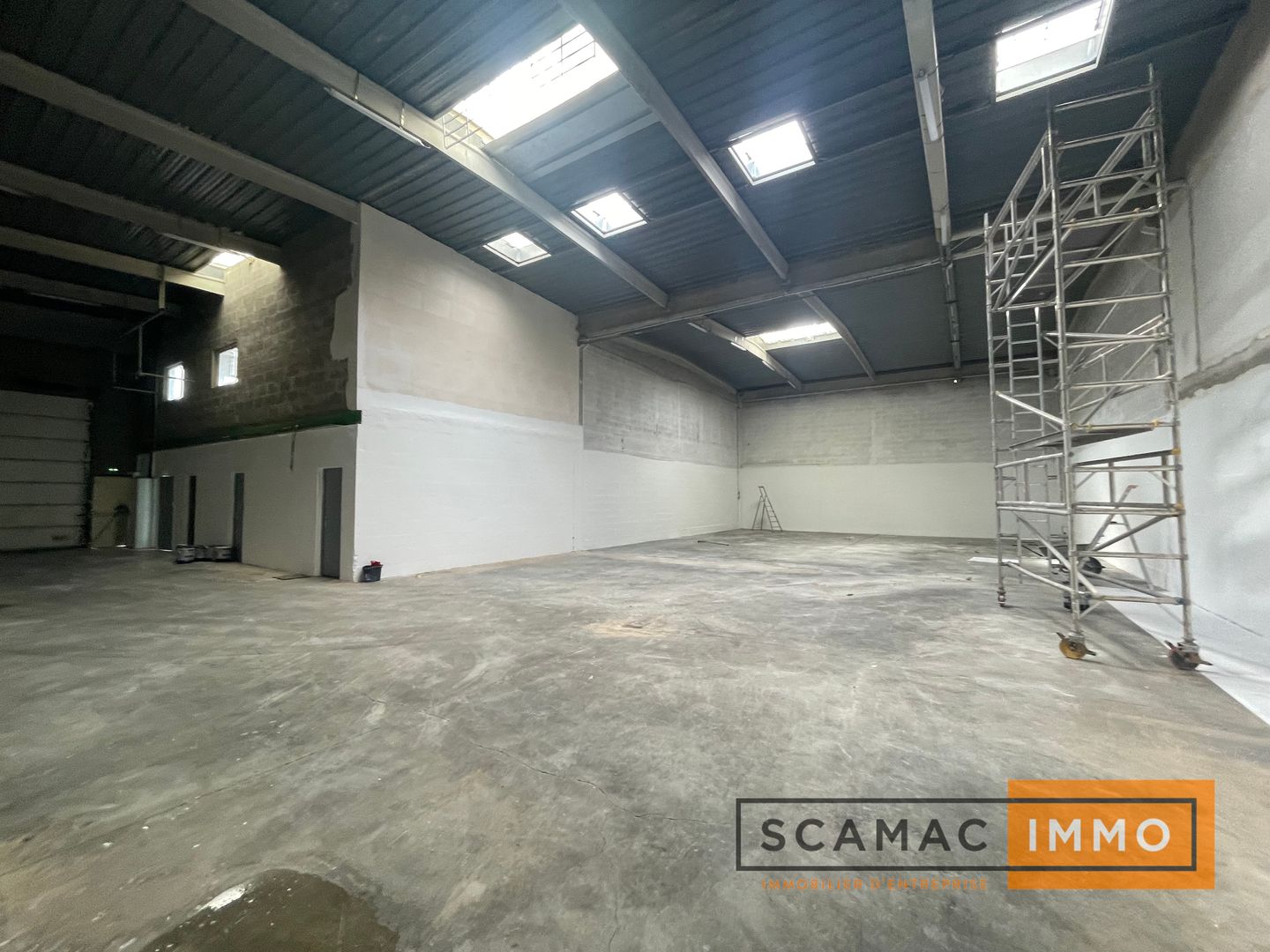 local d'activités de 582m², Valenton (Val-de-Marne)