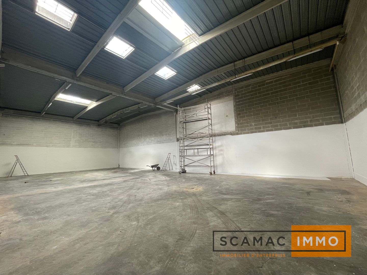 local d'activités de 582m², Valenton (Val-de-Marne)