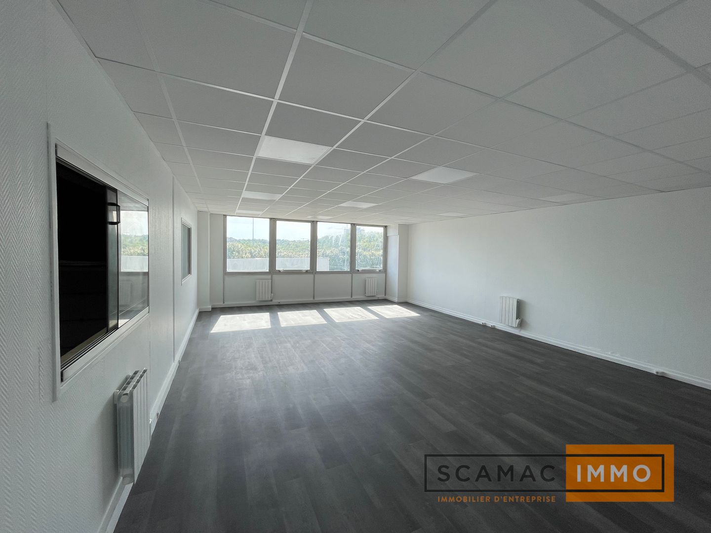 local d'activités de 582m², Valenton (Val-de-Marne)