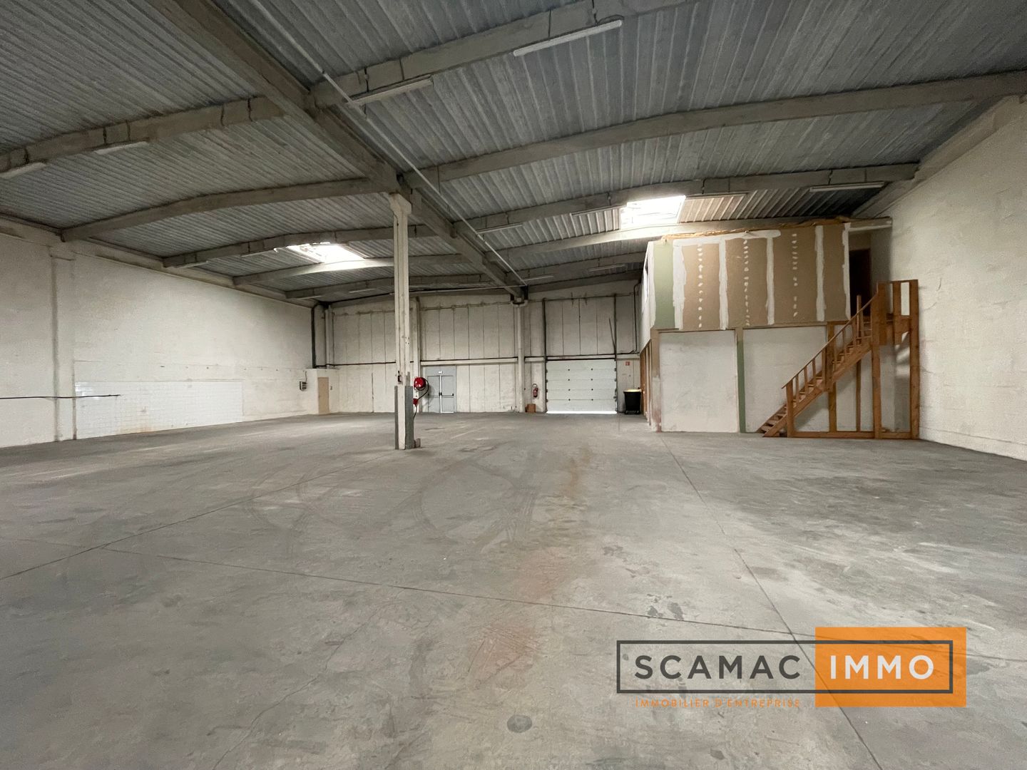 local d'activités de 1&nbsp;212m², Valenton (Val-de-Marne)