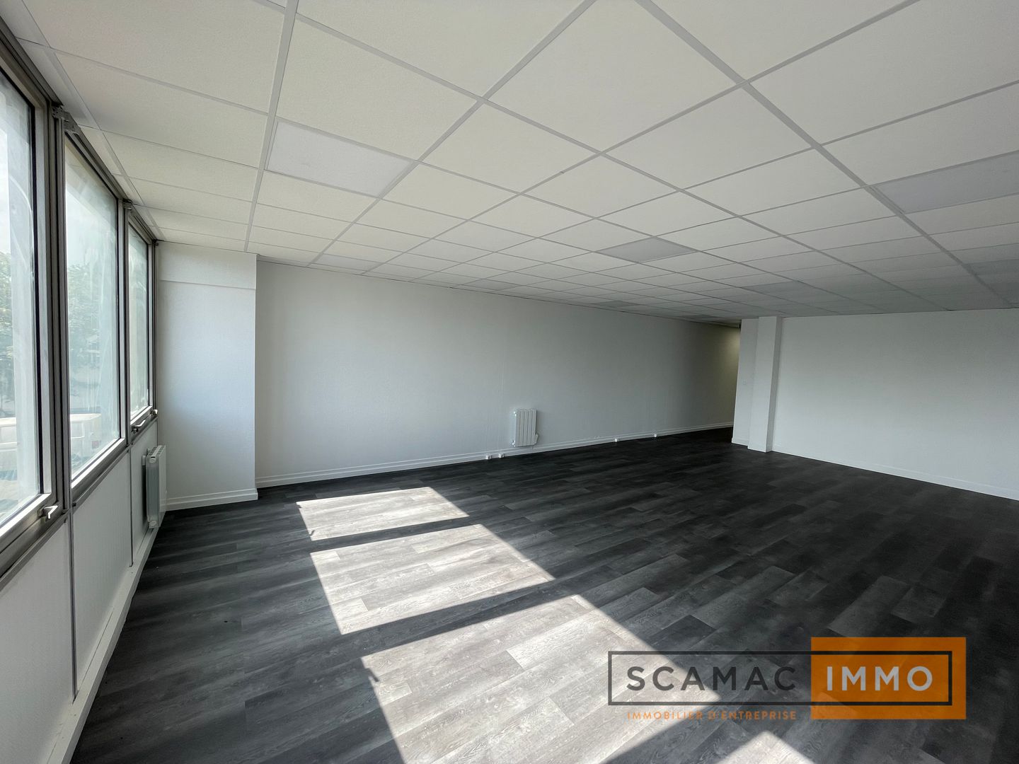 local d'activités de 1&nbsp;212m², Valenton (Val-de-Marne)
