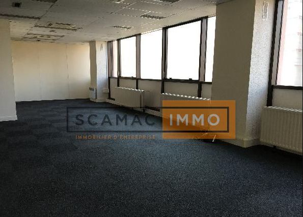 bureau de 1&nbsp;380m², Torcy (Seine-et-Marne)