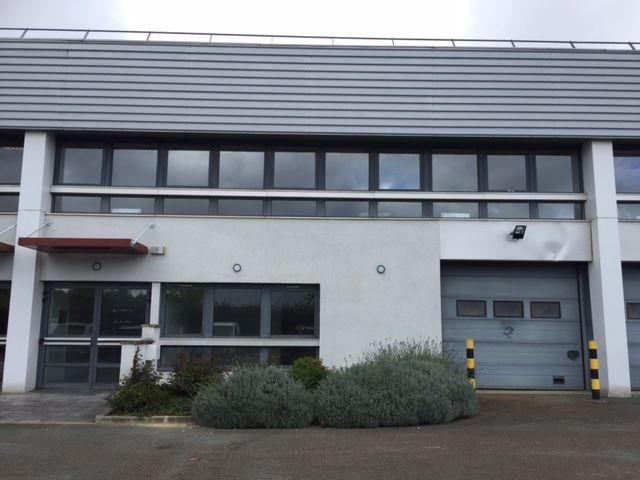 local d'activités de 518m², Trappes (Yvelines)
