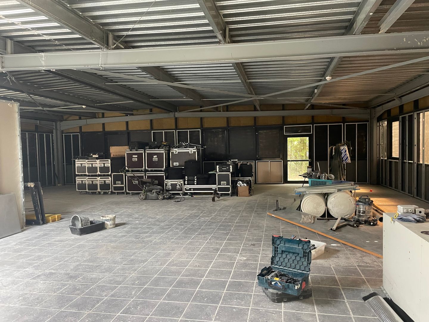 local d'activités de 700m², Moussy-le-Neuf (Seine-et-Marne)
