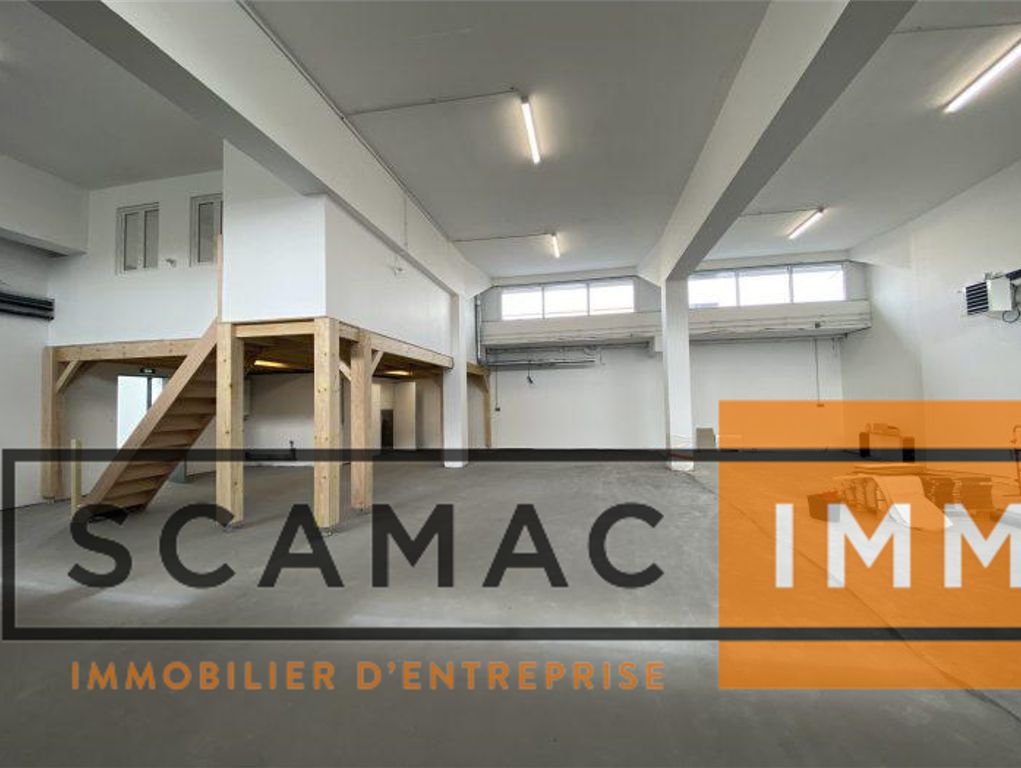 entrepôt de 447m², Coignières (Yvelines)