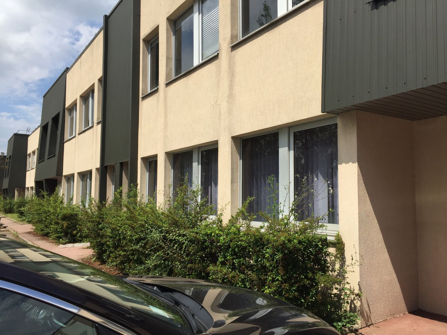 local d'activités de 457m², Coignières (Yvelines)