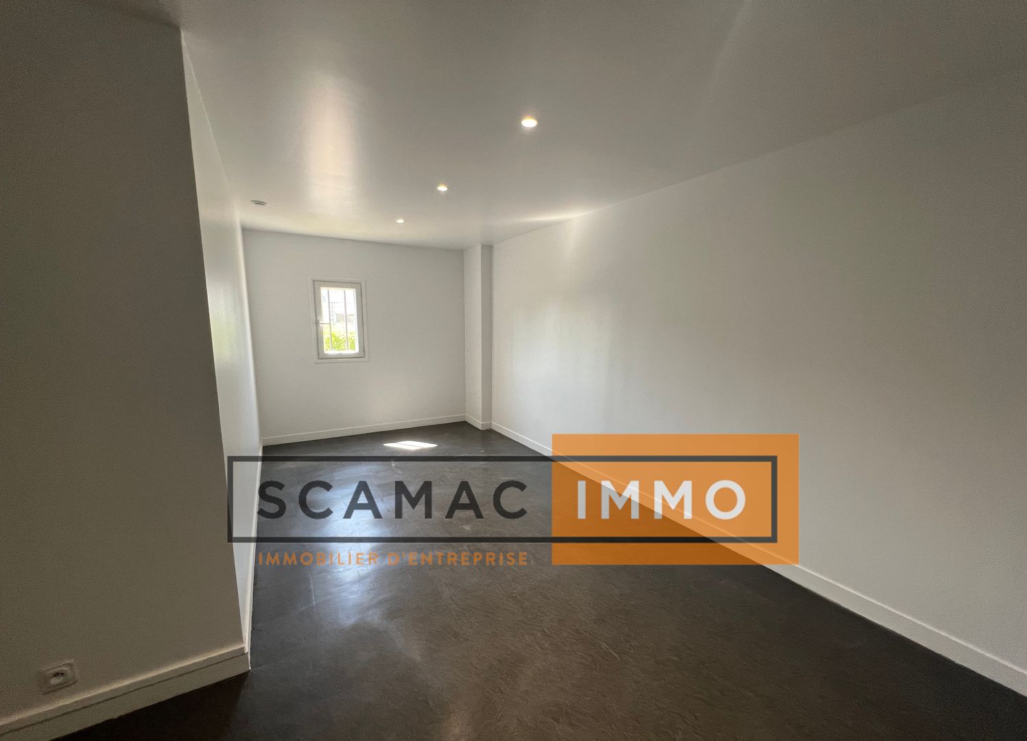 local d'activités de 1 057m², Sarcelles (Val-d'Oise)