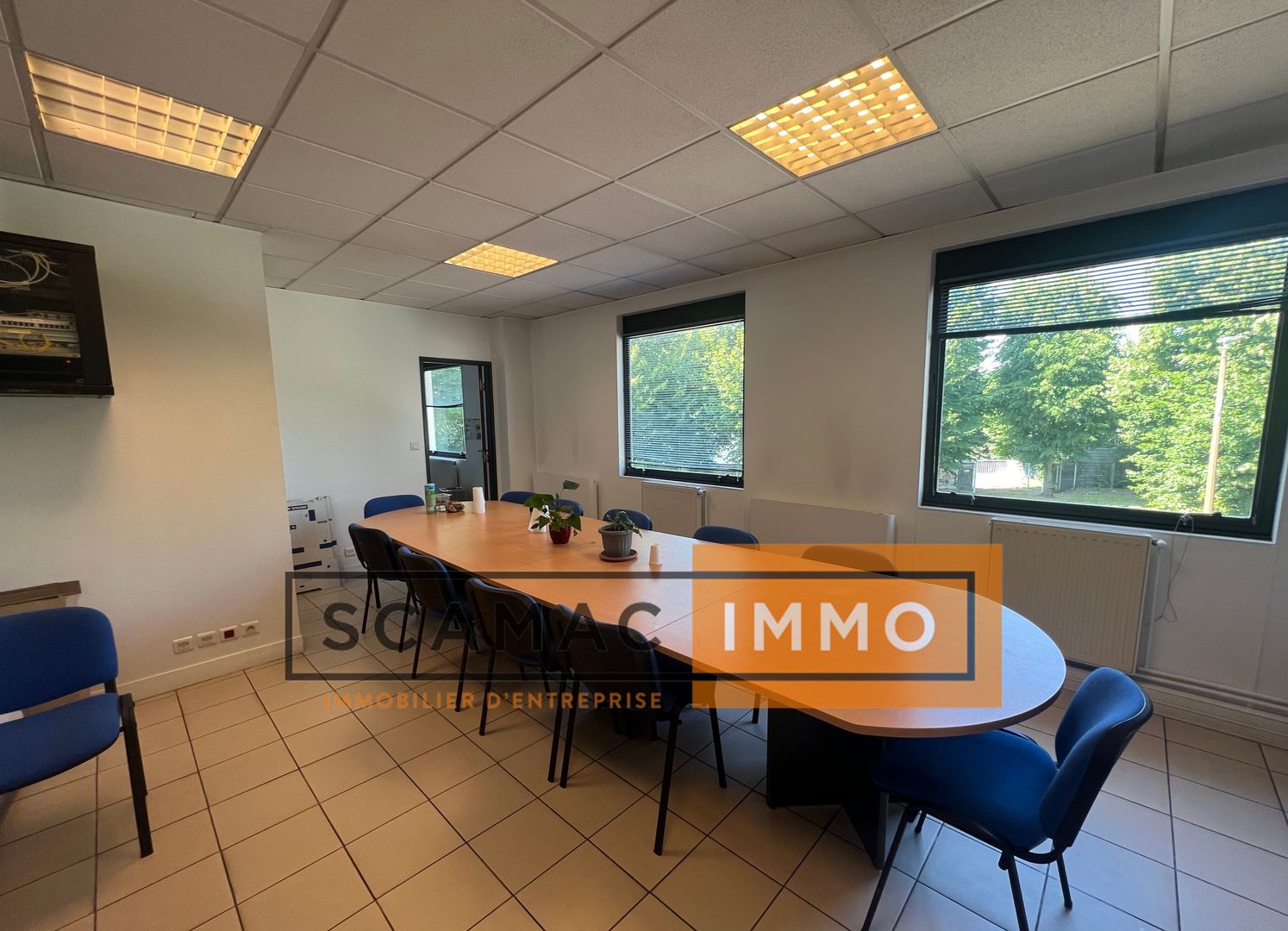 local d'activités de 732m², Sarcelles (Val-d'Oise)