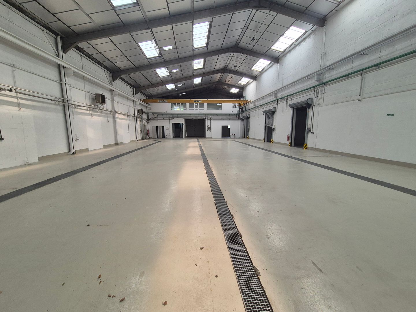 local d'activités de 1&nbsp;121m², Sarcelles (Val-d'Oise)