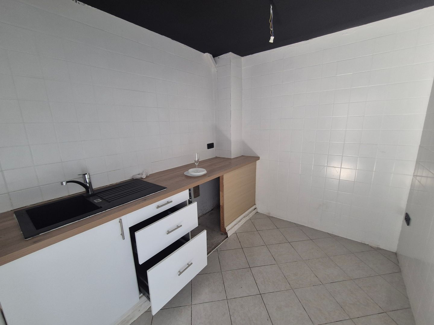 local d'activités de 1&nbsp;121m², Sarcelles (Val-d'Oise)