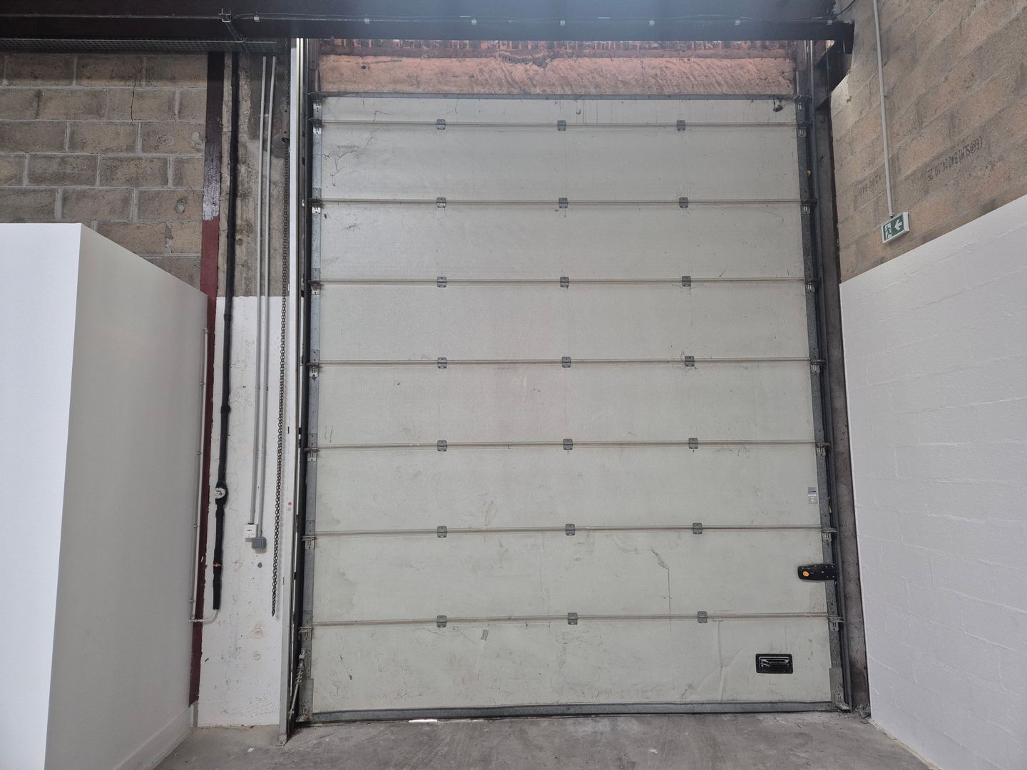 local d'activités de 223m², Le Thillay (Val-d'Oise)